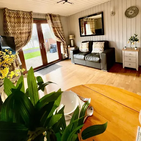 Oak 8 Hot Tub Holiday home