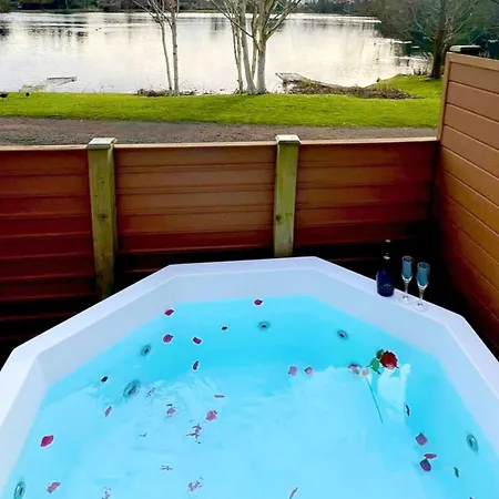Oak 8 Hot Tub Holiday home