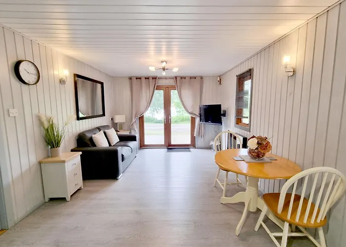 Сasa de vacaciones Oak 8 Hot Tub York